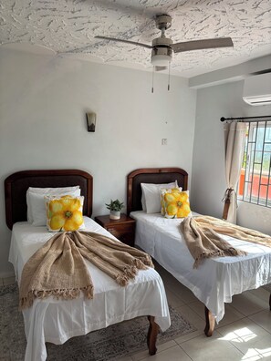 3 Schlafzimmer, Bügeleisen/Bügelbrett, WLAN, Bettwäsche