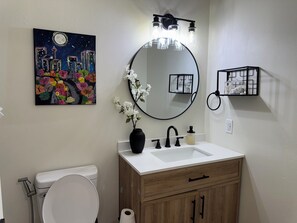 淋浴設備、風筒、坐浴桶、提供毛巾