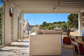 Smart-TV, Kamin, Tischfußball, Stereoanlage