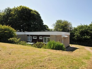 Exterior - 8 Hillside (Bude)