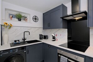 Microwave, oven, dishwasher, electric kettle