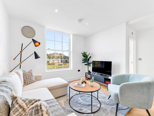 Pass the Keys | Bosun's Loft - Superb Views!