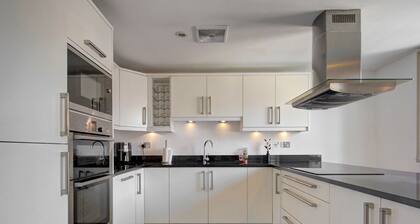 Pass the Keys | Amazing 2 Bed in Altrincham