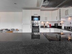 Fridge, microwave, oven, dishwasher - Pass the Keys | Amazing 2 Bed in Altrincham (Altrincham)