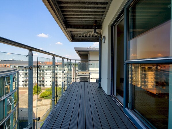 المنطقة المحيطة بالمنشأة