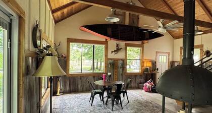 Romantic couples retreat 100 feet from Current River, Doniphan, MO