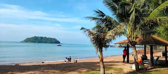 PD D'Wharf Hotel Cozy Family Suite with Seaview - up to 6 pax