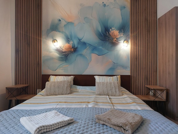 2 bedrooms, iron/ironing board, WiFi, bed sheets