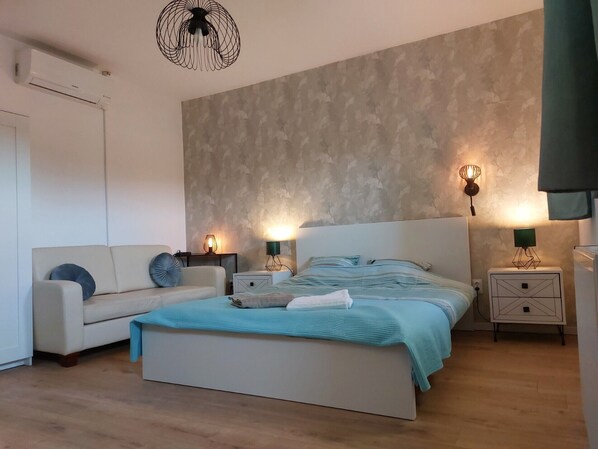 2 chambres, fer et planche à repasser, Wi-Fi, draps fournis