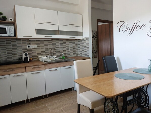 Micro-ondes, plaque de cuisson