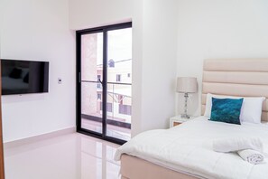 3 bedrooms, iron/ironing board, WiFi