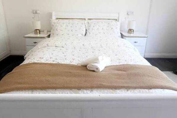 2 bedrooms, bed sheets