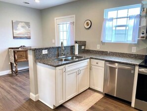 Mikrowelle, Ofen, Herdplatte, Geschirrspüler