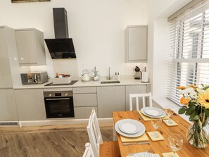 Køkkentøj/tallerkener/redskaber