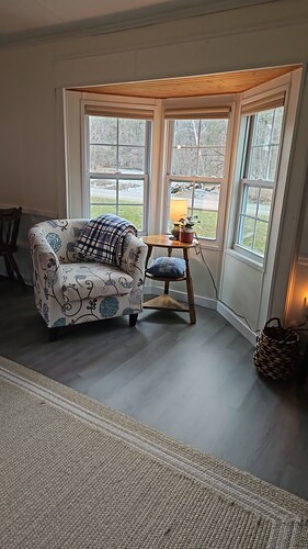 Charming 2-bedroom Country Side Retreat with WiFi in rural Fort Plain, NY area.