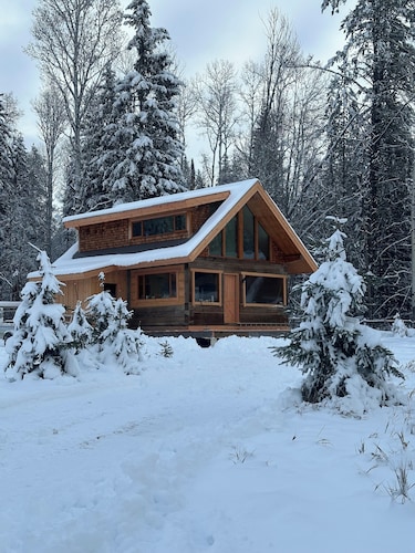 The Wise Owl's Roost.  A luxury cabin with hot tub and amazing mountain views