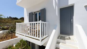 Luxury Studio, Sea View | Balcony