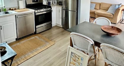 Charming 2-bedroom house with WiFi, AC in fabulous Montauk