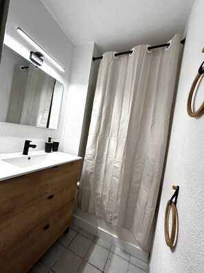 Haartrockner, Toilettenpapier