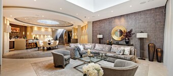 Luxury Subterranean Mansion - 3 amazing bedroom suites