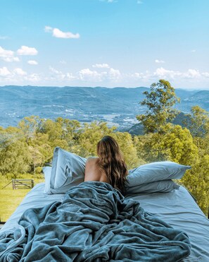 1 bedroom, iron/ironing board, WiFi, bed sheets - Luxury cabin on top of the mountains with pool - Casa Asolo, Villa Montegrappa (Caxias do Sul)
