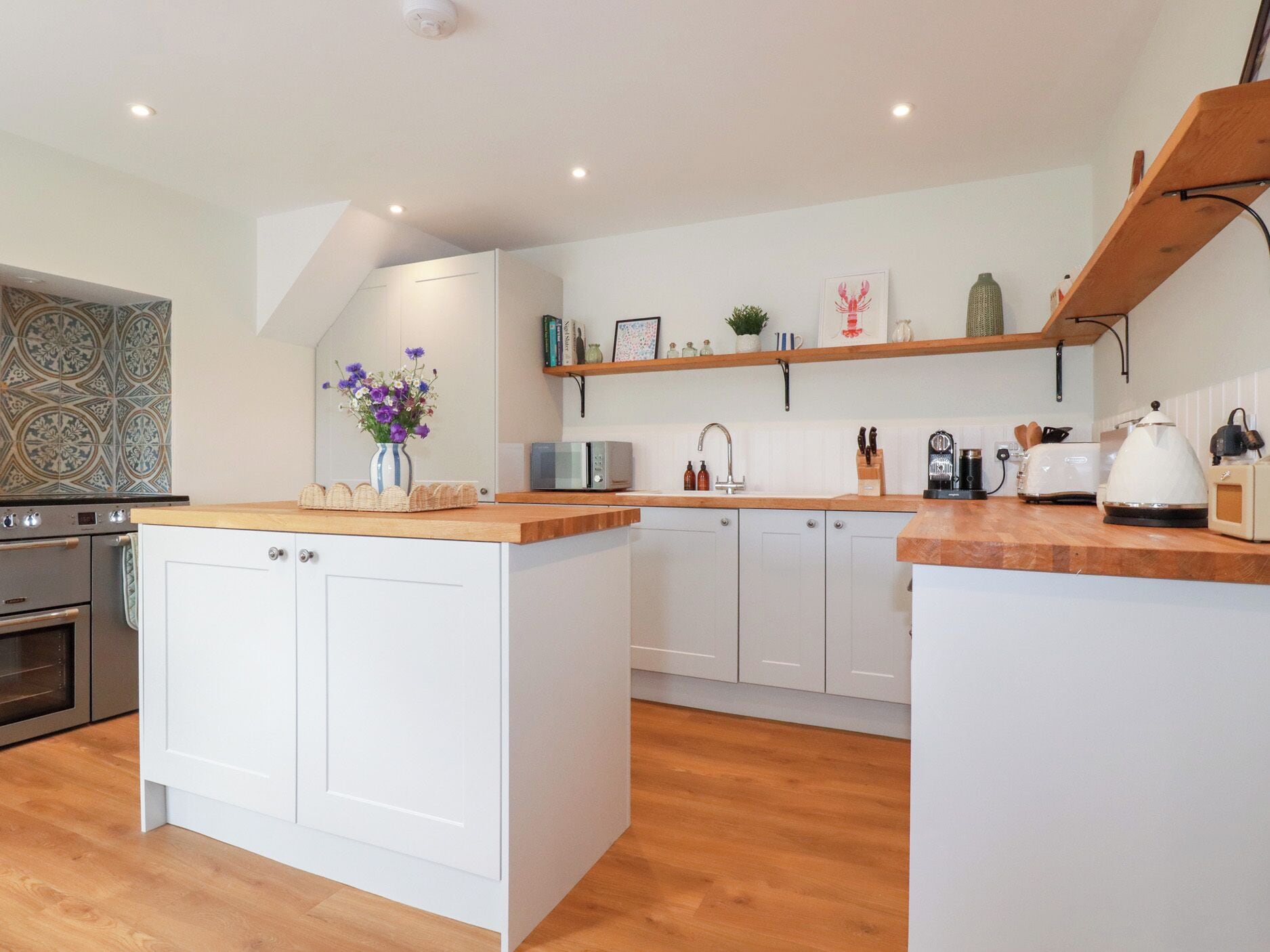 Dishwasher, cookware/dishes/utensils