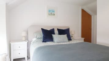 2 bedrooms, individually decorated, individually furnished, free WiFi