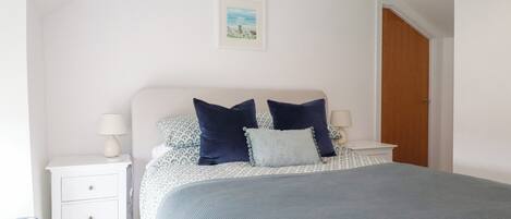 2 habitaciones, decoración personalizada y muebles diferentes