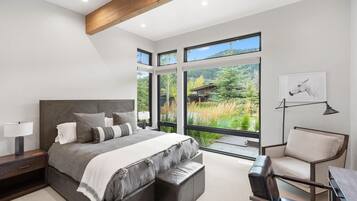 Seprai premium, selimut bulu angsa, dan Internet kabel gratis