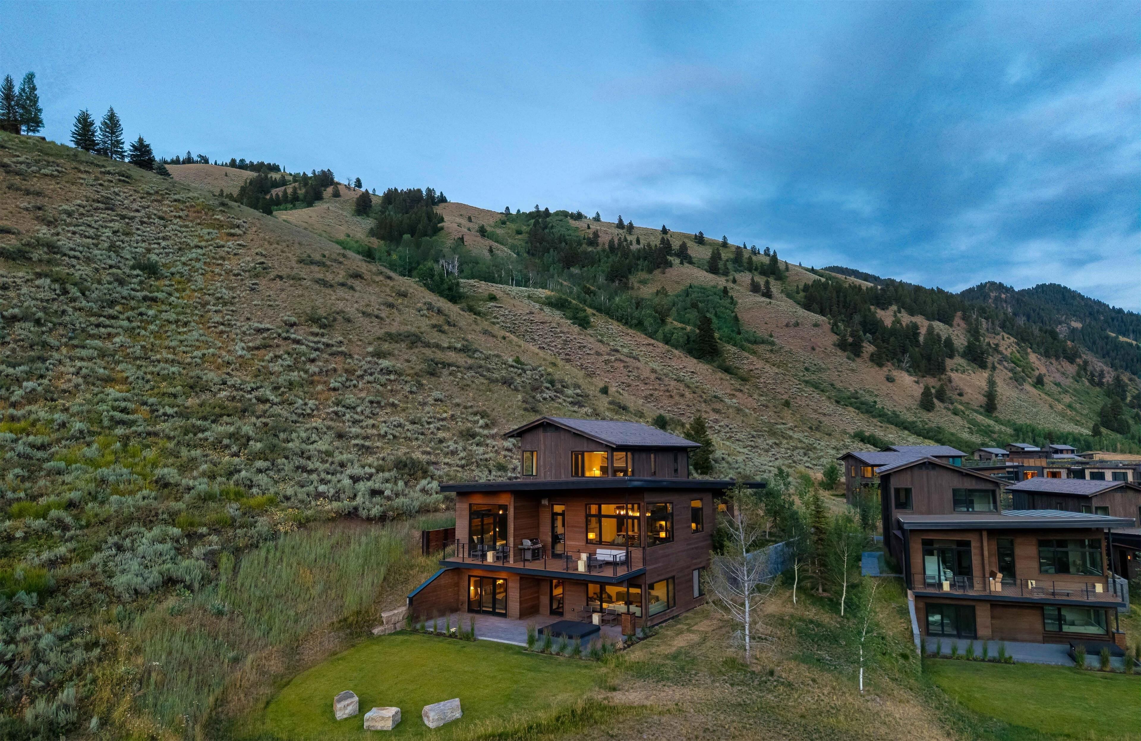 Premium bedding, down duvets, free wired Internet, bed sheets