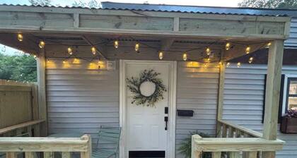 The Center Street Studio - Sleeps 4