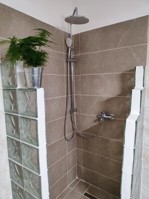 Comfort Suite, 1 Bedroom, Balcony, Sea View | Bathroom