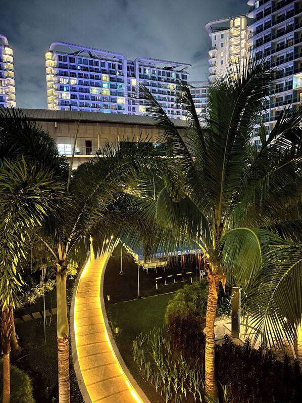 Condo, 1 Bedroom, Smoking | Property grounds