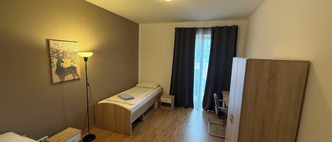 1 habitación, wifi y ropa de cama