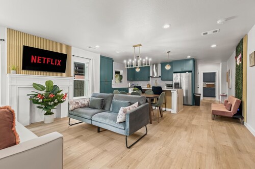 Charming 3-bedroom B&B with WiFi and AC in fabulous Dallas