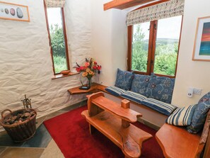 Cottage | Living area - The Dovecote (Fishguard)