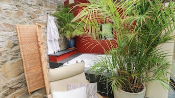 Cottage | Property grounds
