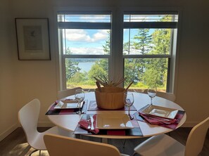 Dining - Peaceful 2-bedroom Water View Home in Langley with Private Beach Access and Wifi (Langley)