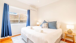 3 chambres, fer et planche à repasser, lit parapluie, Wi-Fi gratuit