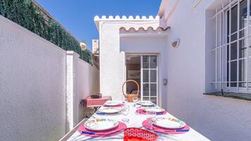 House | Outdoor dining