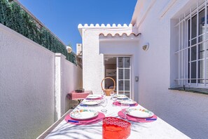 House | Outdoor dining