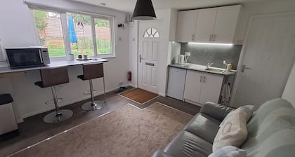 Robin's Nest, a Quiet Home From Home