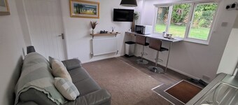 Robin's Nest, a Quiet Home From Home