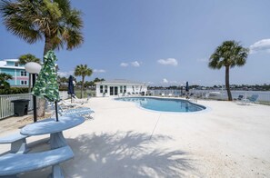Piscine extérieure