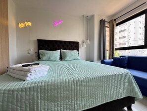2 habitaciones, tabla de planchar con plancha, wifi y ropa de cama
