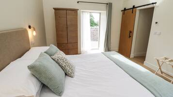 1 bedroom, WiFi (free), individually decorated, individually furnished