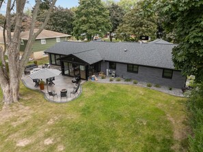 Exterior - Pack 'Em Inn - Ultimate Titletown Comfort (Green Bay)
