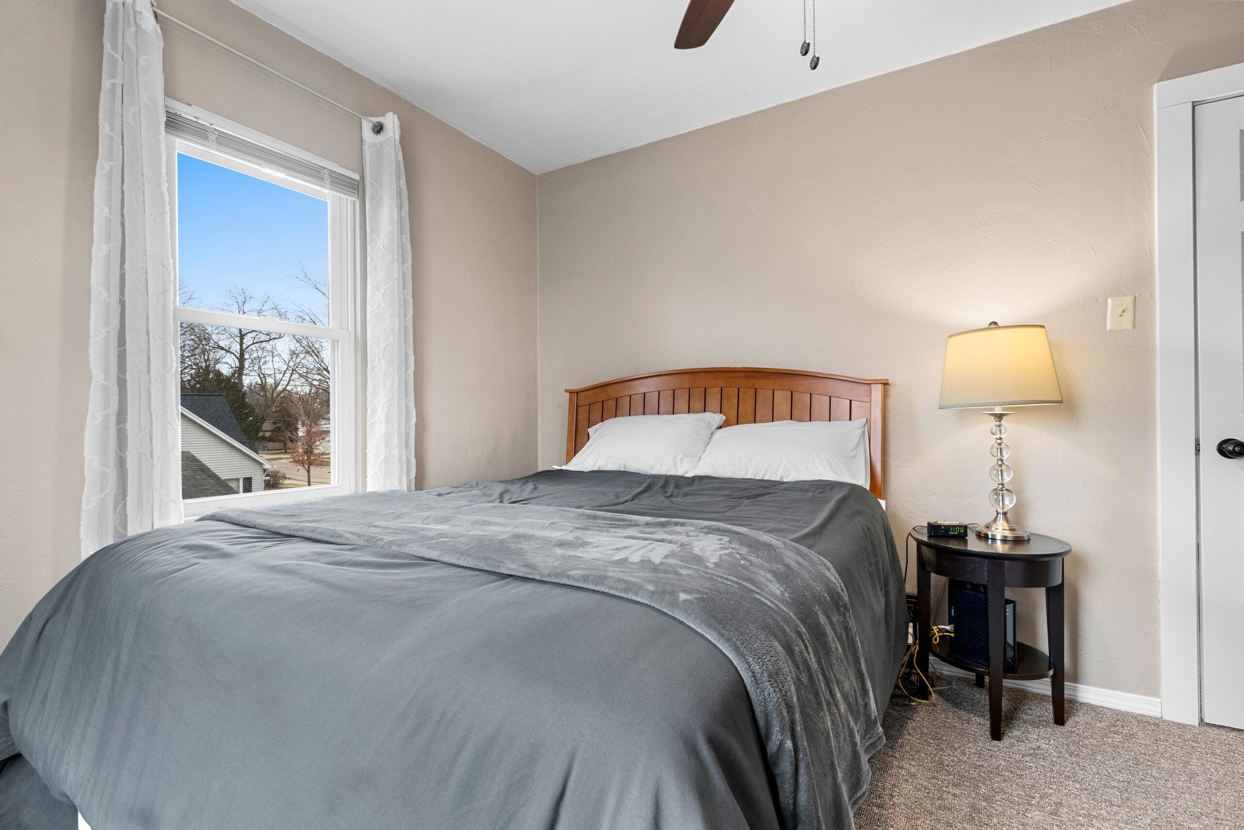 2 habitaciones, tabla de planchar con plancha y wifi gratis 