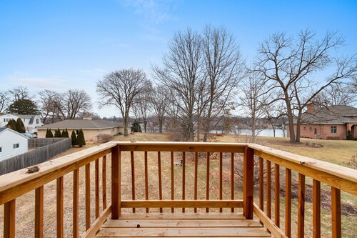 Walk to SNC Campus Minutes away from Lambeau Field