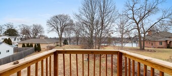 Walk to SNC Campus Minutes away from Lambeau Field